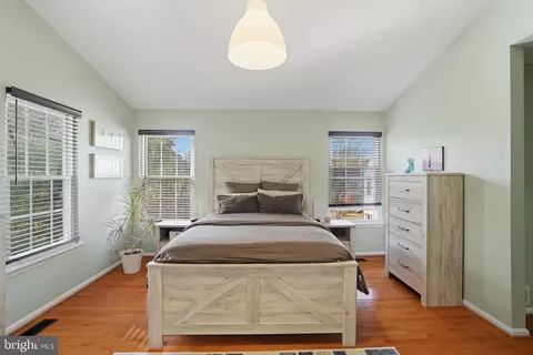 Bedroom - 6172 Forest Creek Ct, Springfield, VA 22152 photo 3 of 6