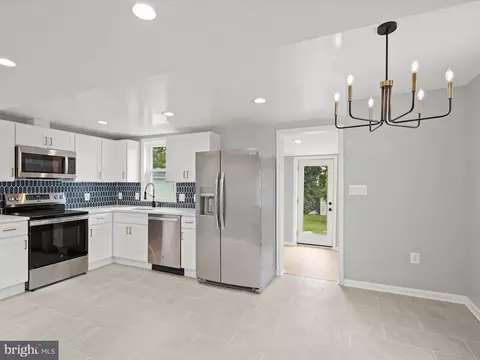 2917 E Lee Ave, Alexandria, VA 22306