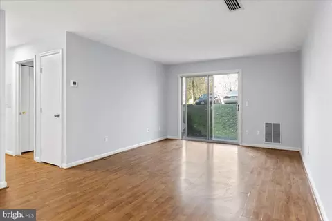 14903 Rydell Rd #104, Centreville, VA 20121
