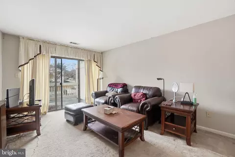 5772 G Rexford Ct, Springfield, VA 22152
