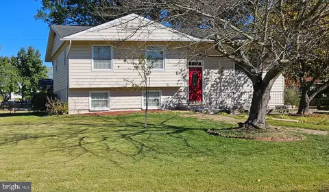 8001 Hammond St, Alexandria, VA 22309
