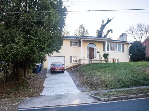 3314 Dauphine Dr, Falls Church, VA 22042