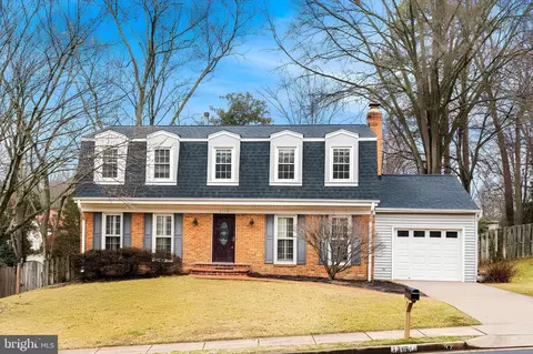 7115 Hundsford Ln, Springfield, VA 22153