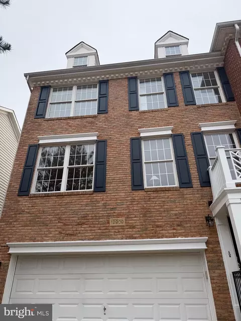 12909 Starters Ln, Fairfax, VA 22033