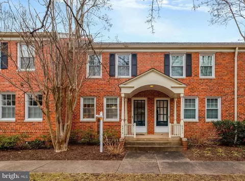 6514 10th St, Alexandria, VA 22307