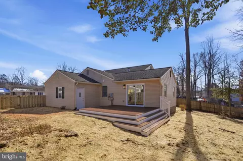 Exterior - 9077 Brook Ford Rd, Burke, VA 22015 photo 8 of 12