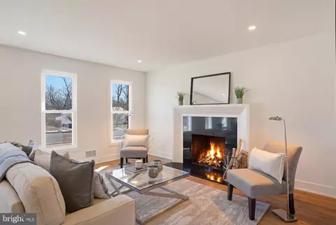 Living - 9077 Brook Ford Rd, Burke, VA 22015 photo 6 of 7