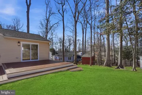 Exterior - 9077 Brook Ford Rd, Burke, VA 22015 photo 5 of 12