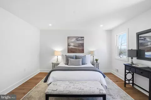 Bedroom - 9077 Brook Ford Rd, Burke, VA 22015 photo 2 of 6