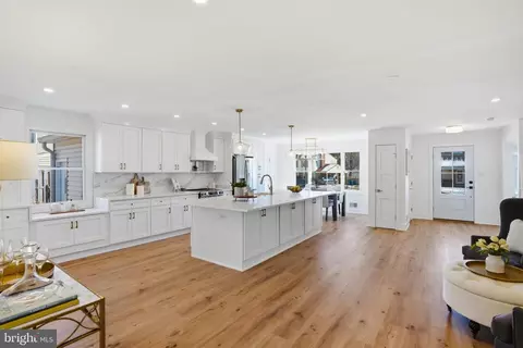 Entry Way - 9077 Brook Ford Rd, Burke, VA 22015 photo 5 of 11
