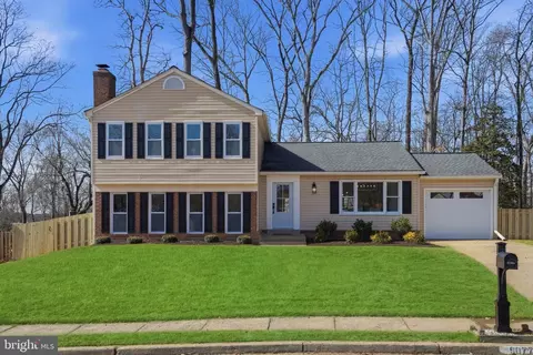 Exterior - 9077 Brook Ford Rd, Burke, VA 22015 photo 2 of 12
