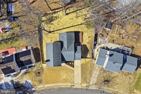 View/Area - 9077 Brook Ford Rd, Burke, VA 22015 photo 1 of 3