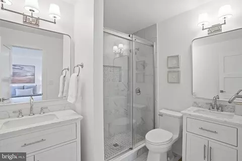 Bath - 9077 Brook Ford Rd, Burke, VA 22015 photo 2 of 3