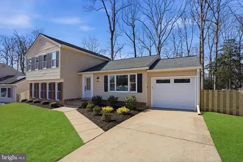 Exterior - 9077 Brook Ford Rd, Burke, VA 22015 photo 3 of 12