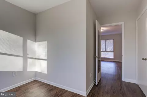 Entry Way - 11908 Barrel Cooper Ct, Reston, VA 20191 photo 3 of 3