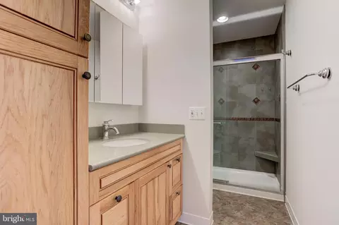 Bath - 11908 Barrel Cooper Ct, Reston, VA 20191 photo 2 of 4