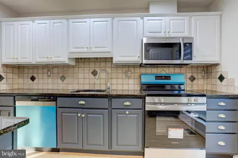 Kitchen - 11908 Barrel Cooper Ct, Reston, VA 20191 photo 3 of 6