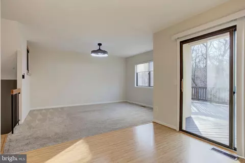 Living - 11908 Barrel Cooper Ct, Reston, VA 20191 photo 1 of 4