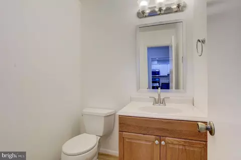 Bath - 11908 Barrel Cooper Ct, Reston, VA 20191 photo 1 of 4