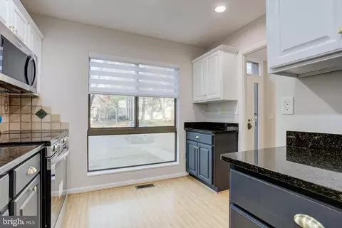 Kitchen - 11908 Barrel Cooper Ct, Reston, VA 20191 photo 5 of 6