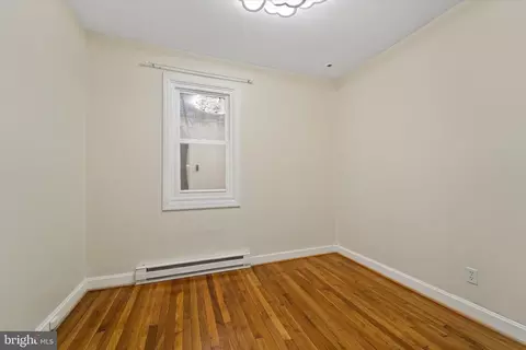 Bedroom - 6609 Wren Dr, Springfield, VA 22150 photo 4 of 5