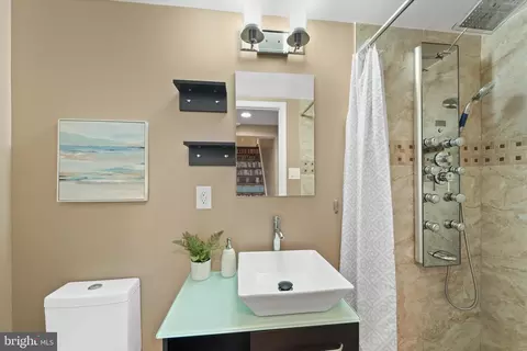 Bath - 6609 Wren Dr, Springfield, VA 22150 photo 5 of 5
