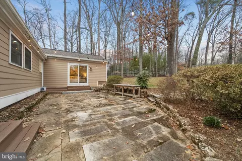 Exterior - 6609 Wren Dr, Springfield, VA 22150 photo 4 of 7