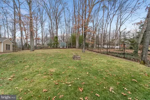 Exterior - 6609 Wren Dr, Springfield, VA 22150 photo 6 of 7