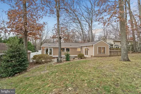 Exterior - 6609 Wren Dr, Springfield, VA 22150 photo 5 of 7