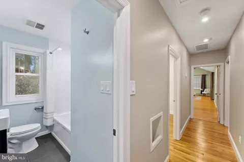 Entry Way - 6609 Wren Dr, Springfield, VA 22150 photo 3 of 4