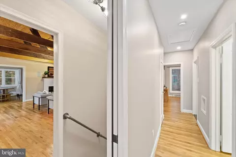 Entry Way - 6609 Wren Dr, Springfield, VA 22150 photo 2 of 4