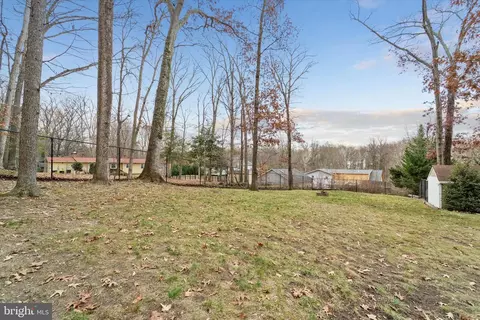 Exterior - 6609 Wren Dr, Springfield, VA 22150 photo 7 of 7