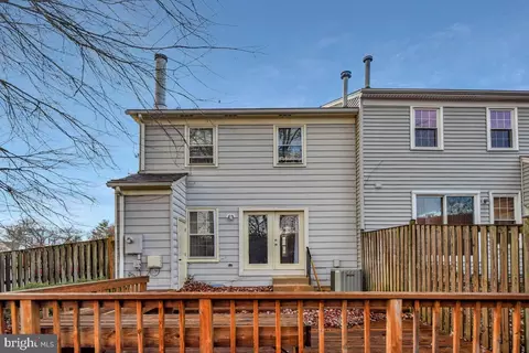 Exterior - 7865 Parthian Ct, Springfield, VA 22153 photo 5 of 10