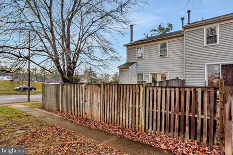 Exterior - 7865 Parthian Ct, Springfield, VA 22153 photo 8 of 10