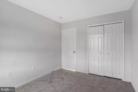 Bedroom - 7865 Parthian Ct, Springfield, VA 22153 photo 2 of 5