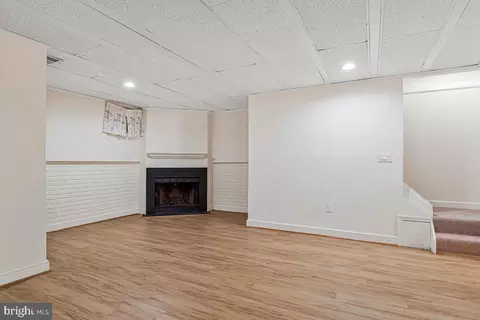Living - 7865 Parthian Ct, Springfield, VA 22153 photo 5 of 5