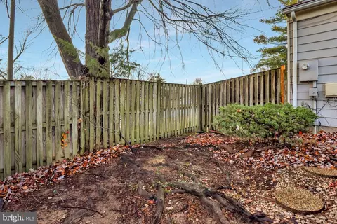 Exterior - 7865 Parthian Ct, Springfield, VA 22153 photo 4 of 10