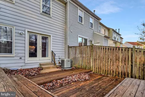 Exterior - 7865 Parthian Ct, Springfield, VA 22153 photo 3 of 10
