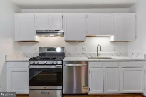 Kitchen - 7865 Parthian Ct, Springfield, VA 22153 photo 1 of 2