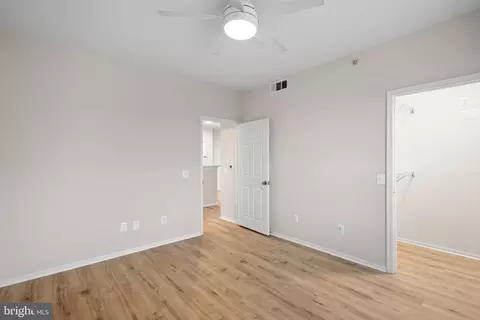 1570 Spring Gate Dr #7406, Mclean, VA 22102 photo 13