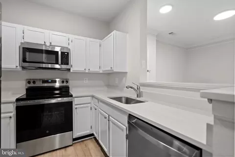 1570 Spring Gate Dr #7406, Mclean, VA 22102 photo 10