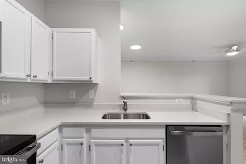 1570 Spring Gate Dr #7406, Mclean, VA 22102 photo 8