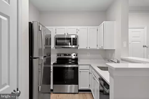 1570 Spring Gate Dr #7406, Mclean, VA 22102 photo 9