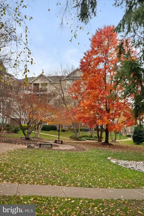 1570 Spring Gate Dr #7406, Mclean, VA 22102 photo 32