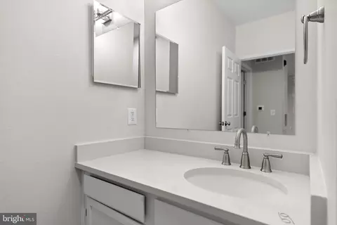1570 Spring Gate Dr #7406, Mclean, VA 22102 photo 14