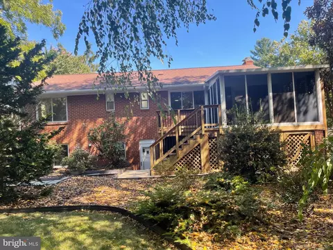 3111 Marl Pat Dr, Alexandria, VA 22310