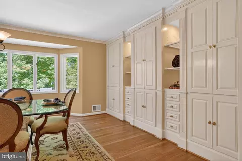 Dining - 6104 Harmon Pl, Springfield, VA 22152 photo 3 of 7