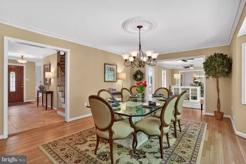 Dining - 6104 Harmon Pl, Springfield, VA 22152 photo 5 of 7
