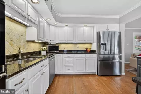 Kitchen - 6104 Harmon Pl, Springfield, VA 22152 photo 7 of 10