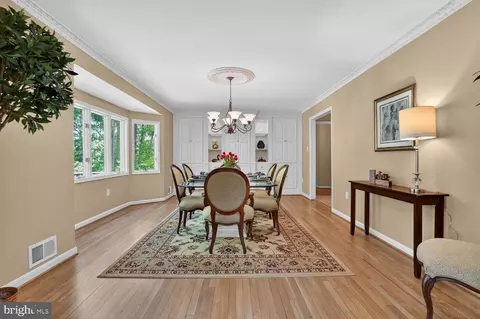 Dining - 6104 Harmon Pl, Springfield, VA 22152 photo 2 of 7